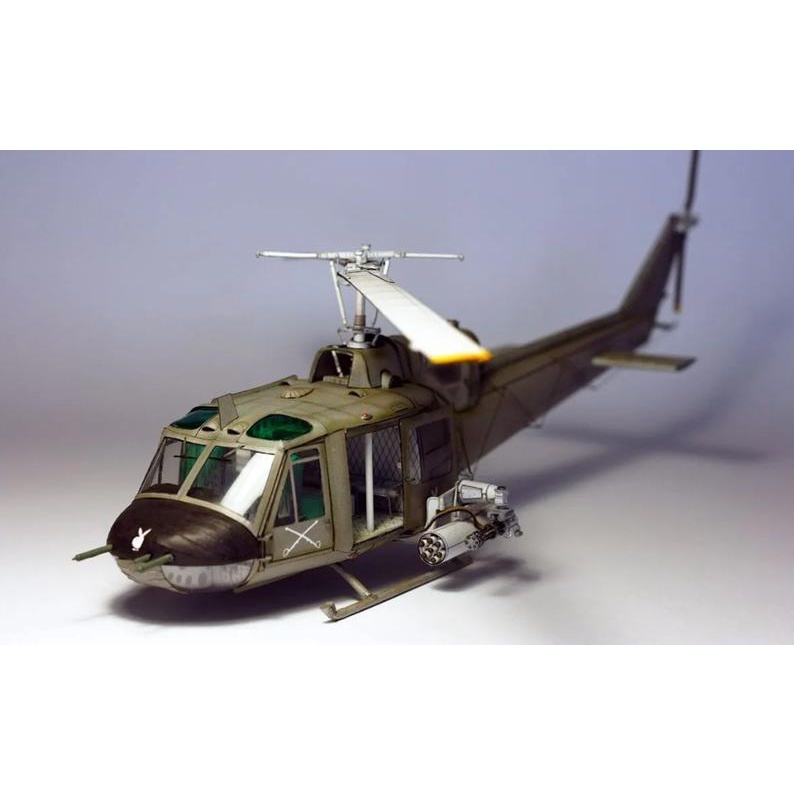 Bộ kit mô hình giấy 3D Máy bay trực thăng
Bell UH-1 Iroquois
