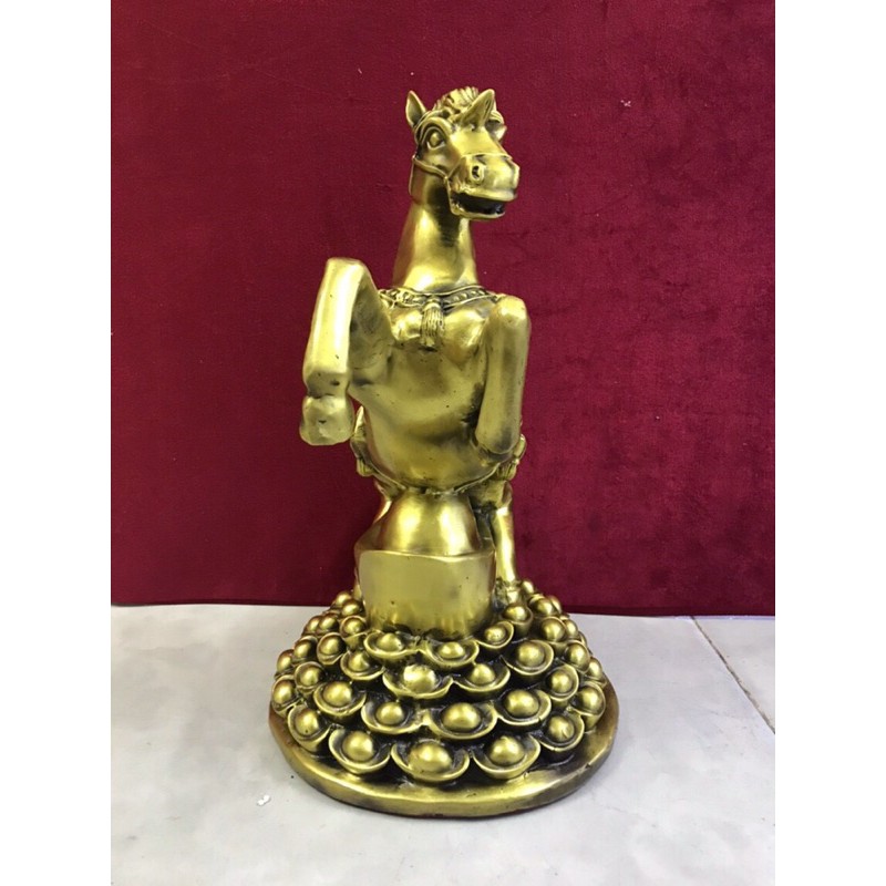Ngựa mâm vàng