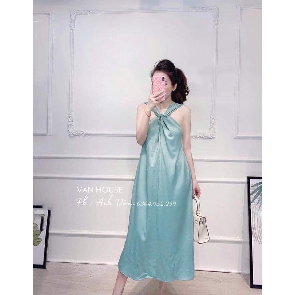 Đầm lụa cổ yếm suông