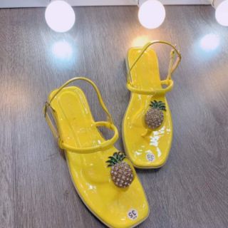 Sandal quả dứa