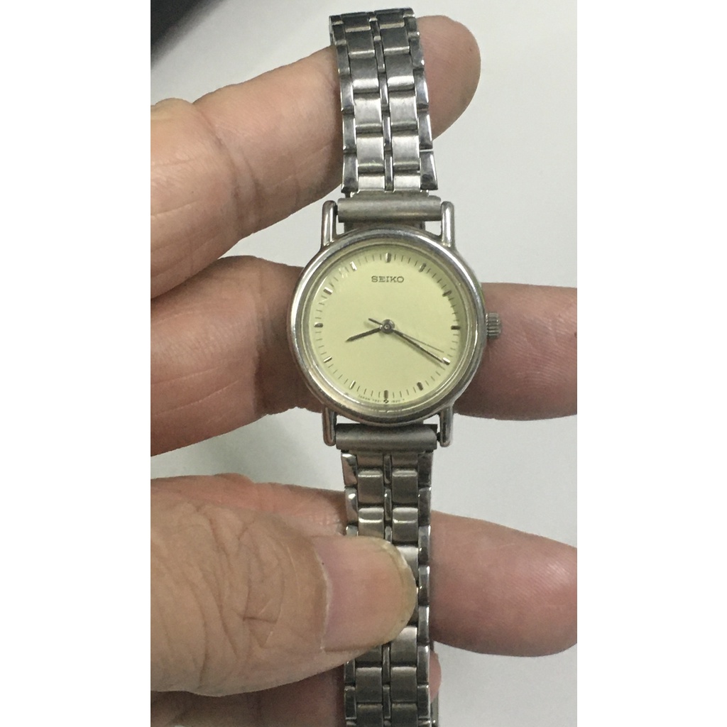 Đồng hồ nữ nhỏ hiệu seiko mặt vàng chanh