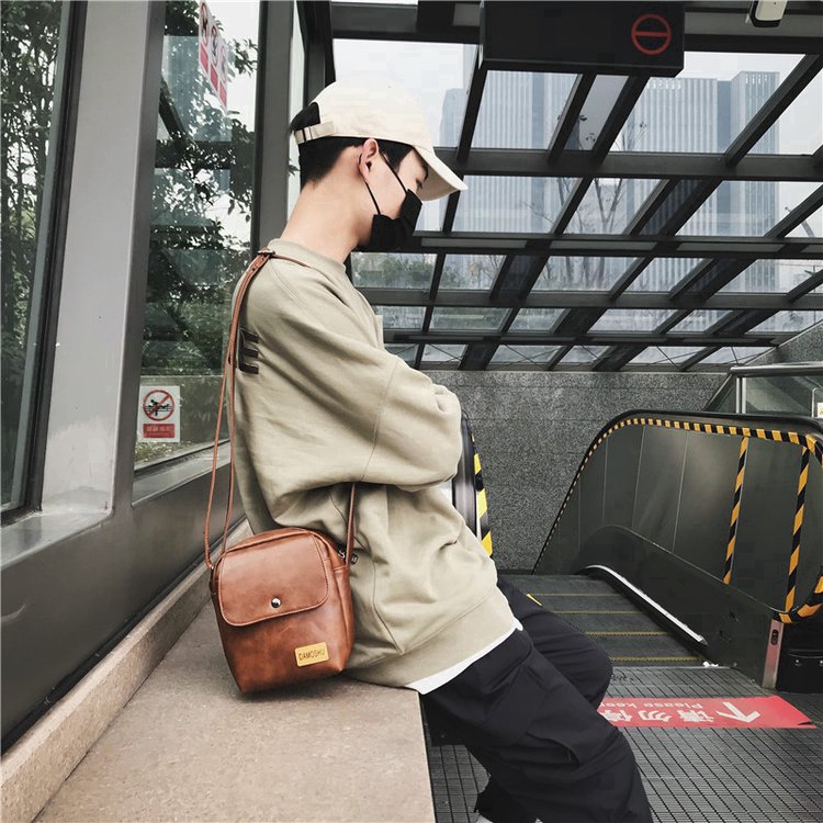 Túi đeo chéo bằng da phong cách vintage cho nam | BigBuy360 - bigbuy360.vn