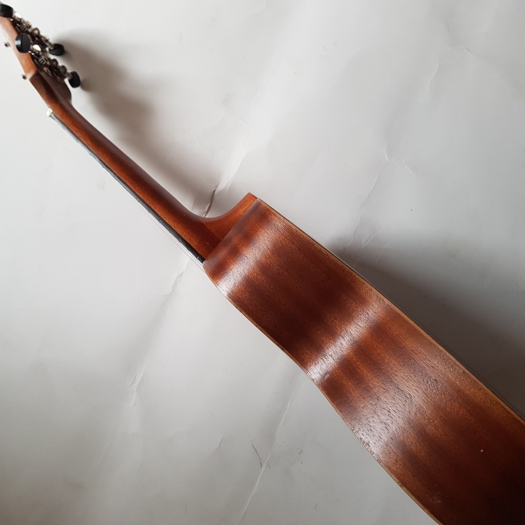 Đàn Ukulele 23&quot; Gỗ - Khắc hình Flower