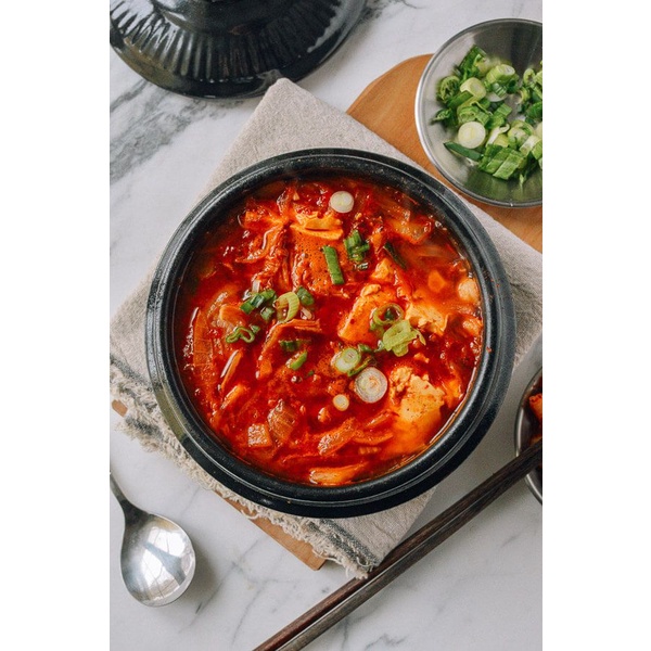 Kim chi cải thảo cắt lát Bibigo gói 100g, hộp 500g