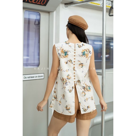 Set áo họa tiết nút bọc lưng kèm short