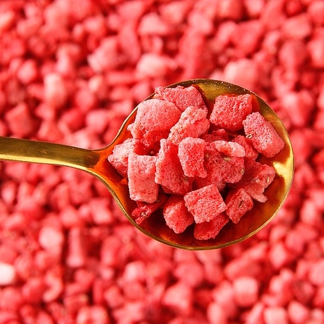 Dâu tây sấy giòn cắt hạt lựu