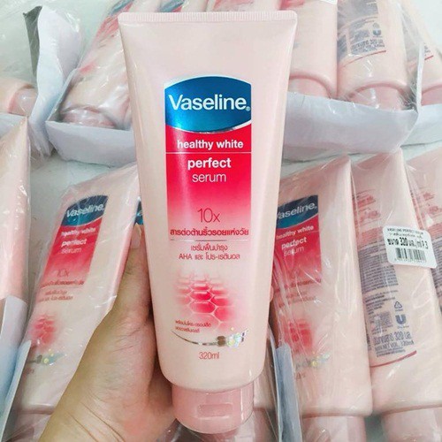 DƯỠNG THỂ VASELINE 10X TUÝP 320ML