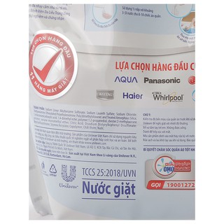 Nước giặt Omo dịu nhẹ túi 2.4kg