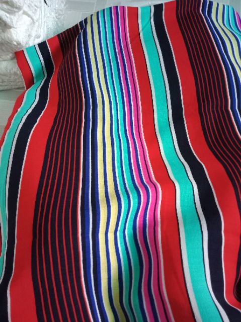 Vải sale hoạ tiết nhiều mẫu.