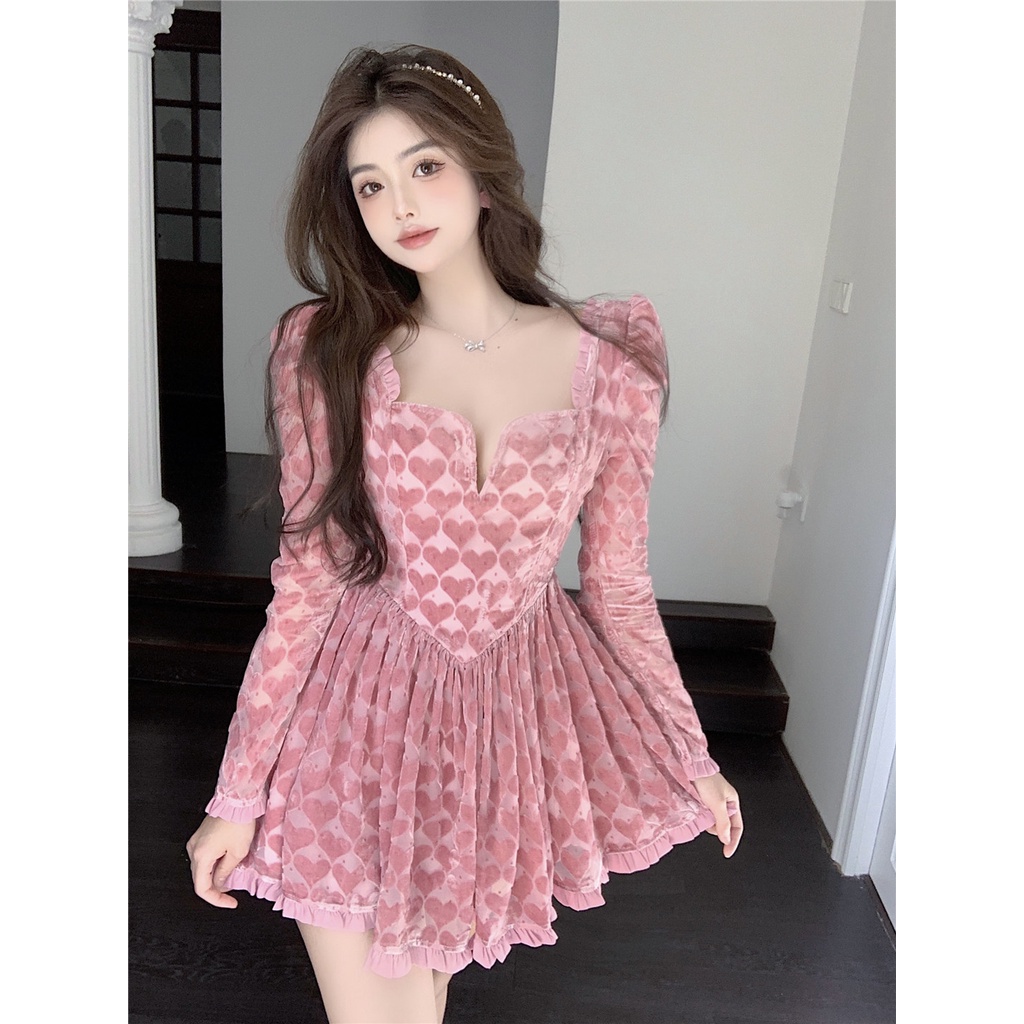 Đầm nhung cổ vuông ba chiều màu đồng nhất phong cách Pháp ngọt ngào quyến rũ