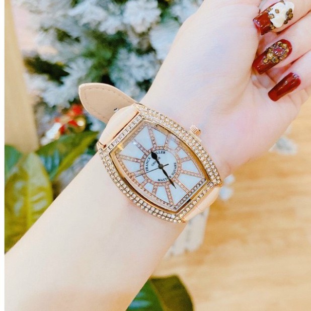 Đồng hồ nữ Franck muller dây da, mặt bầu đính đá, hàng full box, thẻ bảo hành 12 tháng