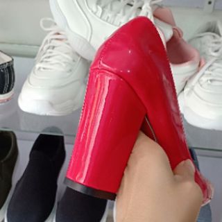 Giày gót vuông da bóng