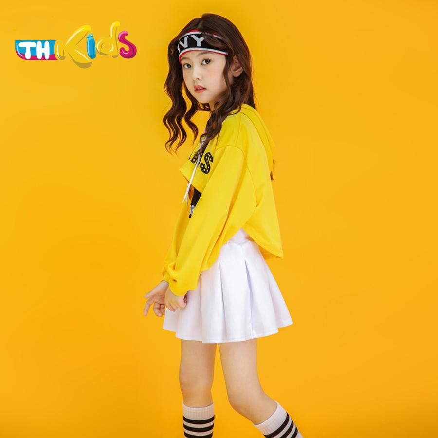 Set Đồ Nhảy Trẻ Em Ba Chi Tiết Áo Dreams Vàng + Áo Ba Lỗ Viền Chữ + Chân Váy Trắng.