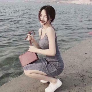 Đầm dây body xẻ tà