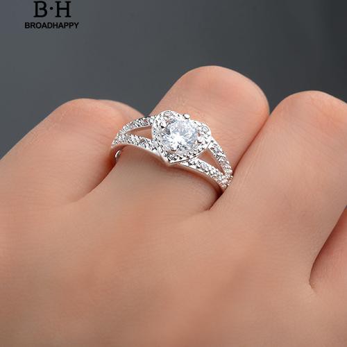 Nhẫn thép không gỉ đính đá hình trái tim thời trang cho nữ