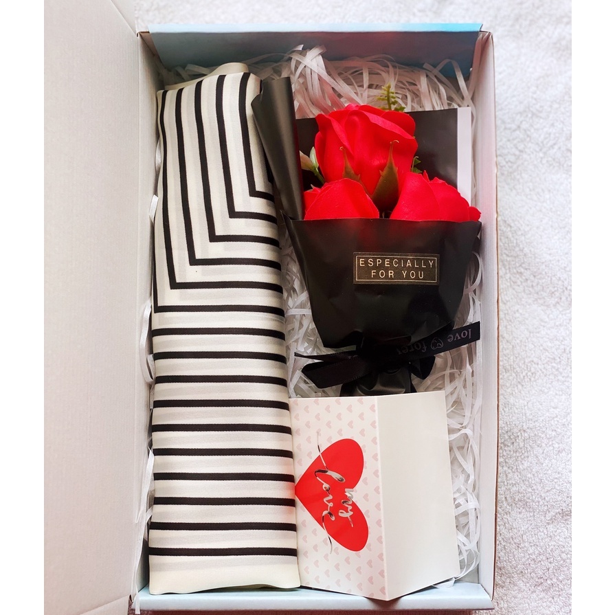 Quà Tặng Ý Nghĩa Ngày 20-10, 20-11 Có Hộp Đựng, Khăn Lụa, Hoa Sáp, Tặng Kèm Thiệp Viết Tay