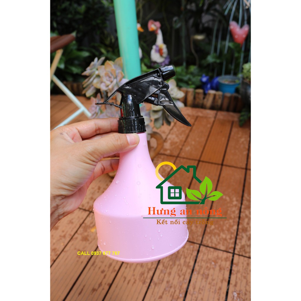 Bình nhựa phun xịt tưới cây cầm tay 600ml
