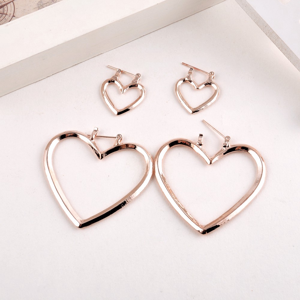 Set đôi bông tai hình trái tim nhỏ và hình trái tim lớn thiết kế đơn giản cho nữ