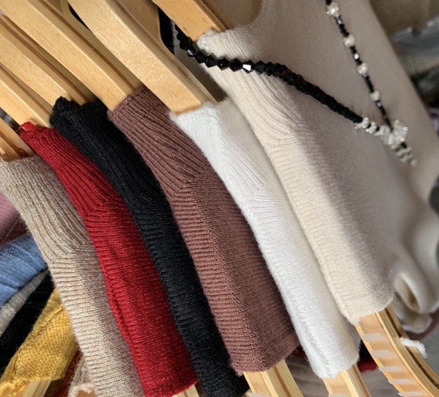 Áo len sát nách cổ tròn, 3phân dệt kim nhiều màu | BigBuy360 - bigbuy360.vn