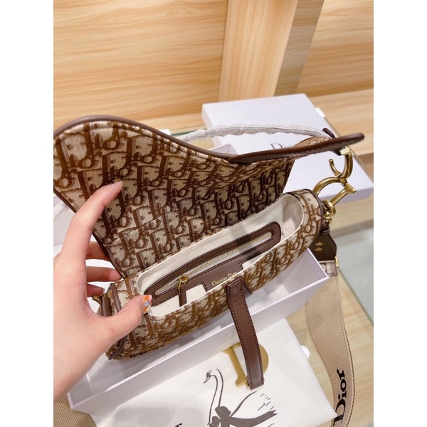 Túi xách Diỏr yên ngựa hàng thêu sz 20 và 25 order xưởng