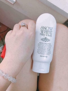 Kem trắng Snow White Milky Pack