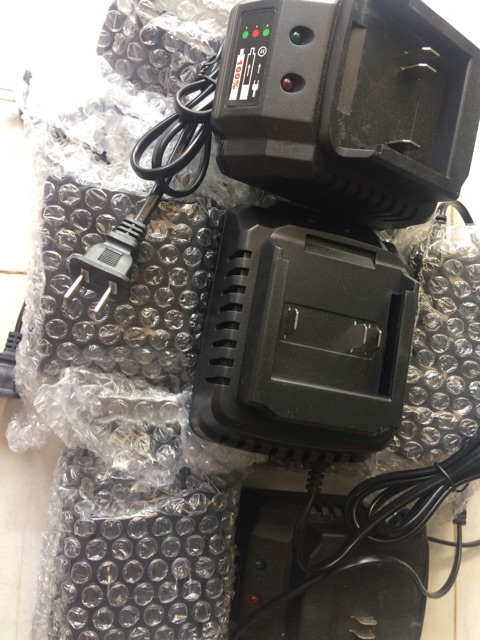 HP Sạc đế gài dùng pin makita 21v-2A