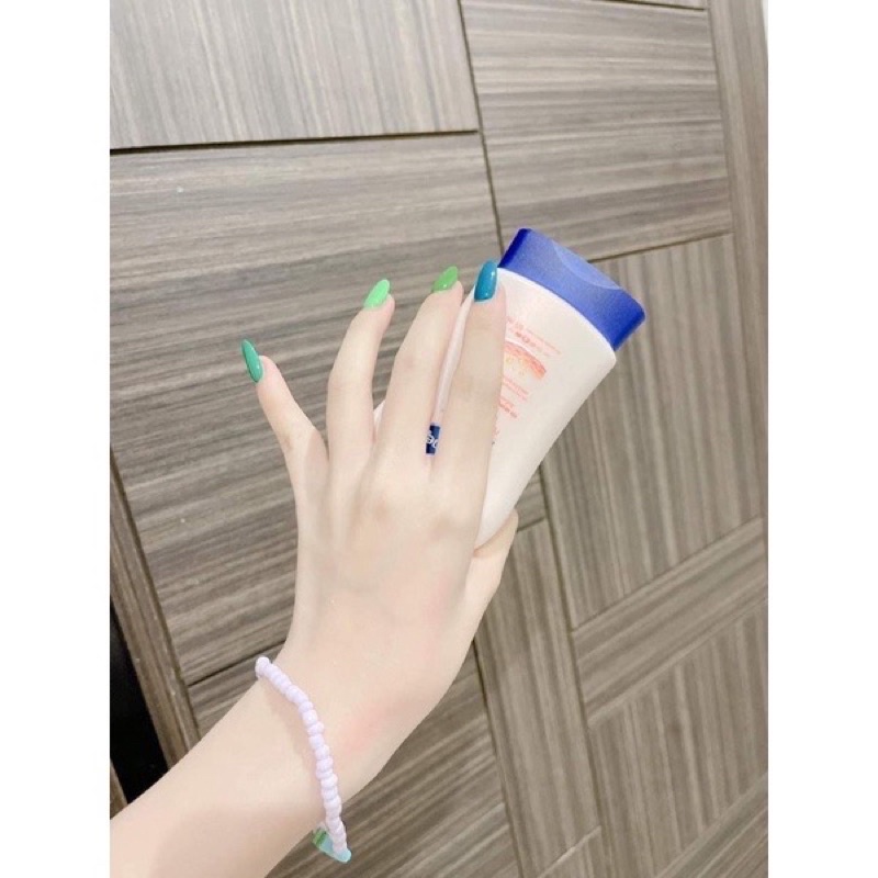 KEM DƯỠNG DA TAY VASELINE THÁI