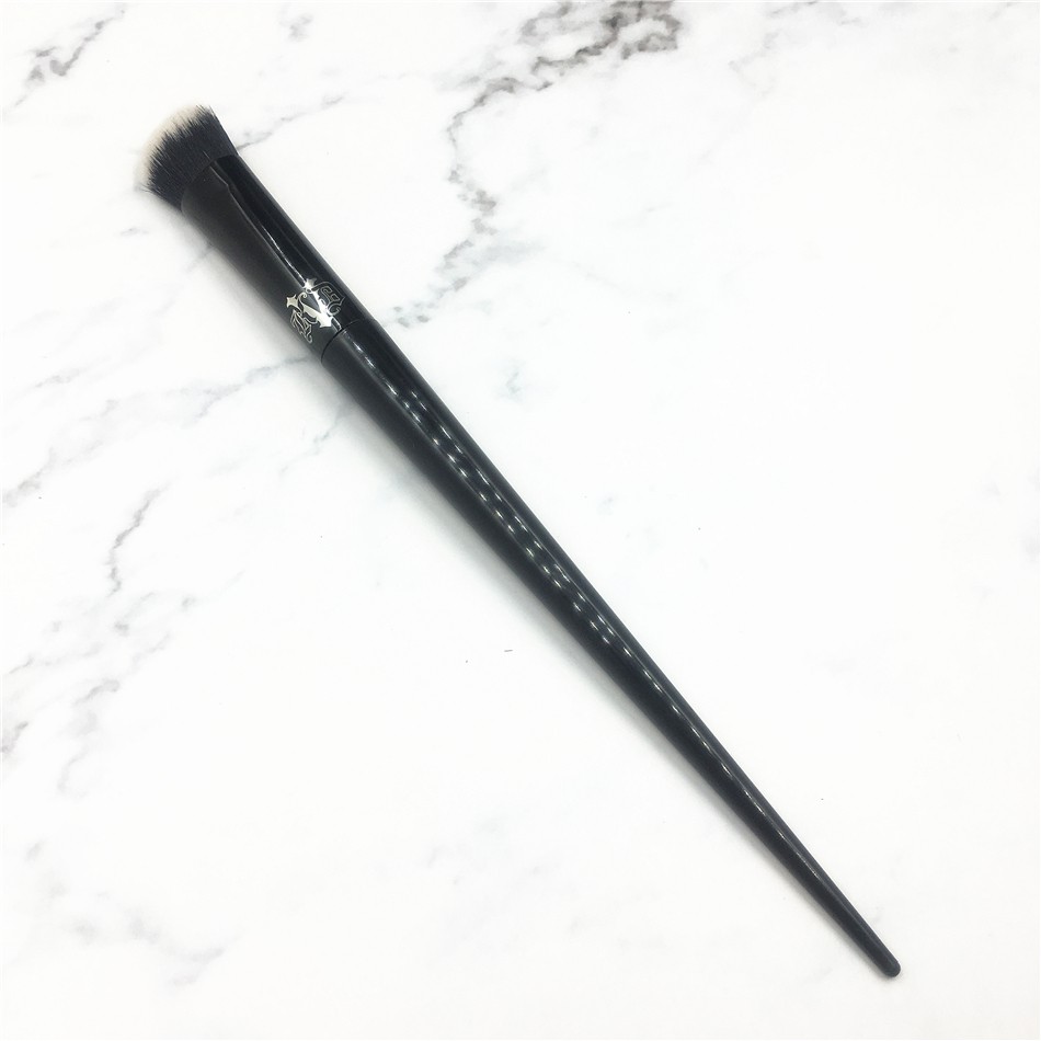 KVD35 bevel nose shadow brush slope contour concealer detail makeup brush