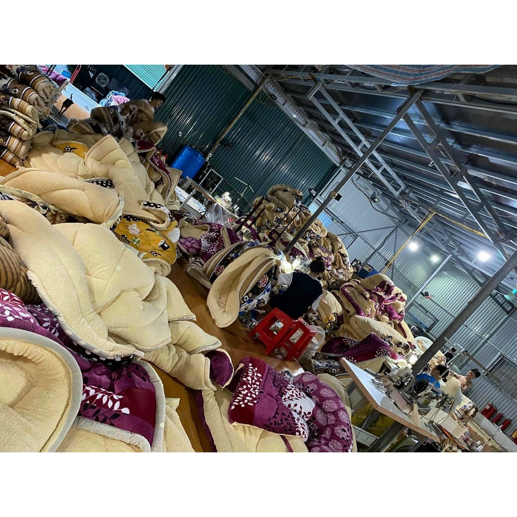 (Shop mới giá rẻ) Chăn lông cừu 3 lớp dày siêu ấm phồng ( Ảnh tự chụp 100%)