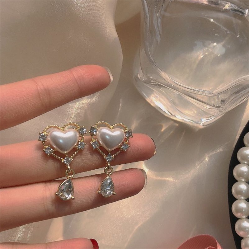 [ Mã 1010FASHIONSALE1 giảm 10K đơn 50K ] Khuyên Tai Trái Tim Đính Ngọc Trai Phong Cách Hàn Quốc