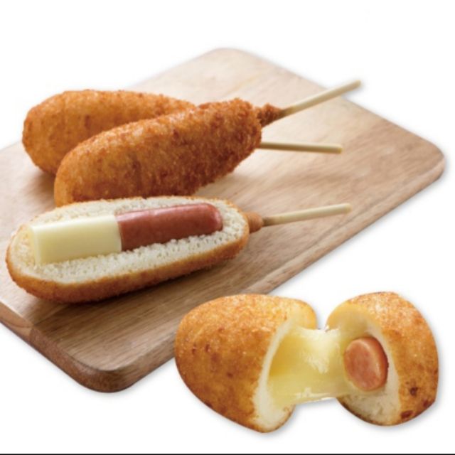 [ CHỈ GIAO HÀNG Q 7 TP.HCM]  mozzarella cheese,, hotdog xúc xích phô mai  Hàn Quốc ,80g,,,