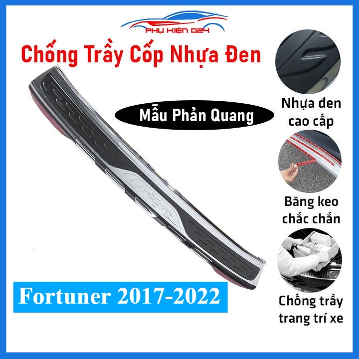 Ốp chống trầy cốp ngoài nhựa đen 3D Fortuner 2017-2018-2019-2020-2021-2022 phản quang dán cốp sau chống xước xe