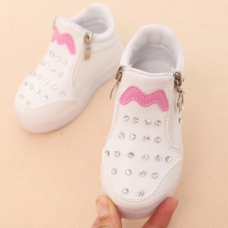 GIÀY THỂ THAO ĐÍNH ĐÁ ĐÈN LED BÉ (S26-S36)