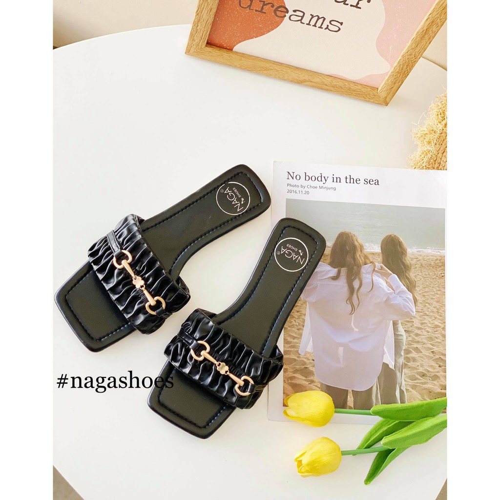 DÉP NAGASHOES MŨI VUÔNG QUAI NHÚN PHỐI KHÓA NAD139