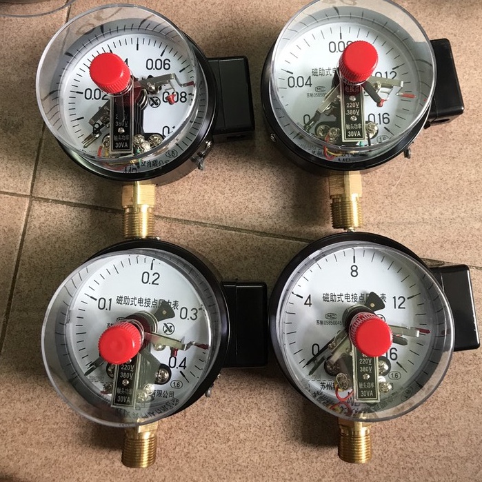 ĐỒNG HỒ ÁP SUẤT TIẾP ĐIỂM ĐIỆN 3 KIM YCX-100 chân đứng  Chân ren 20mm