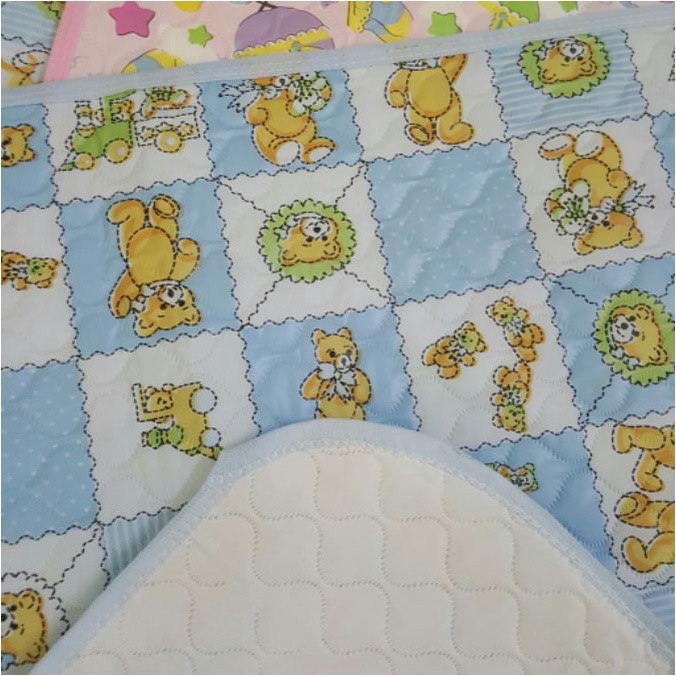 Chiếu lót thay đồ cho bé sơ sinh. Tấm lót miếng lót nhựa nilon chống thấm dùng thay tã bỉm cho trẻ - Sỉ