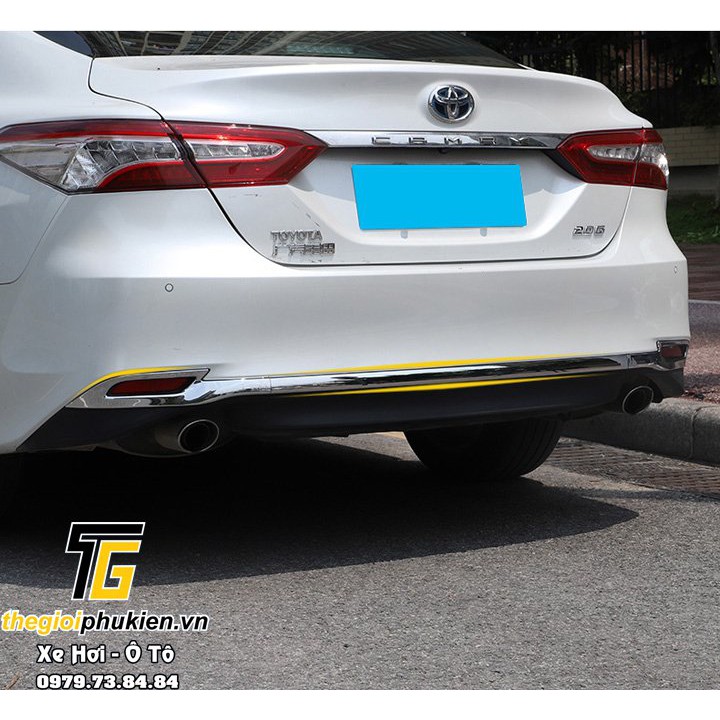 Ốp cản sau dành cho xe Toyota Camry 2019-2021 - mạ Crom cao cấp