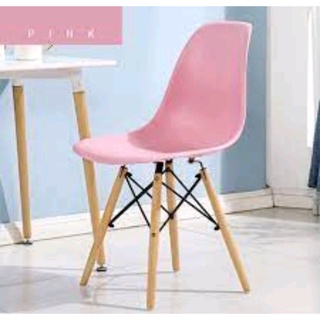 Ghế nhựa chân gỗ Eames