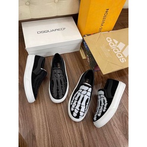 Giày nam nữ tôn dáng, đế cao, họa tiết xương tay cá tính.