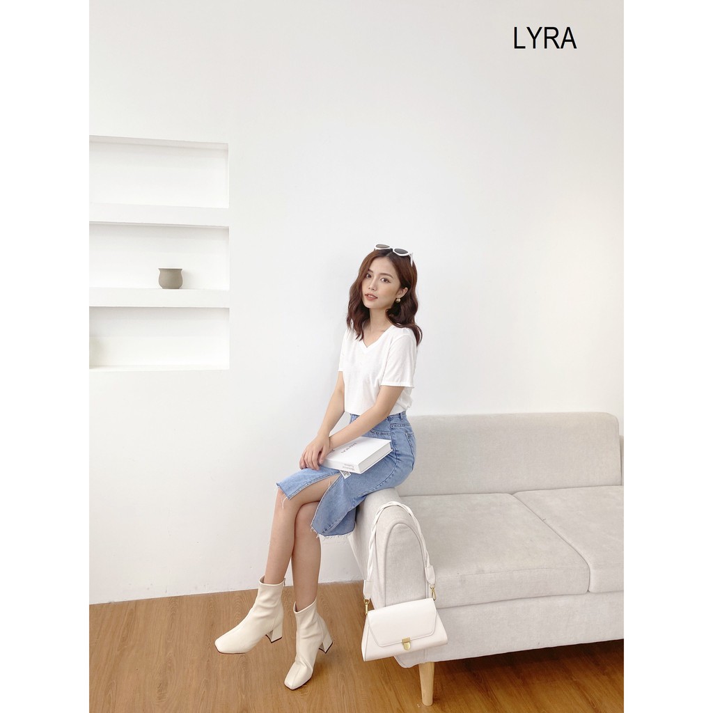 Áo phông nữ LYRA thun cổ V trơn chất liệu phông giấy siêu thoáng mát, thời trang năng động Hàn Quốc - VXYAP0055