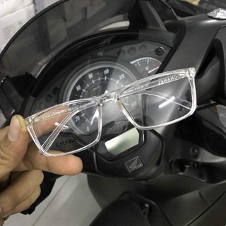 kính tata giả cận