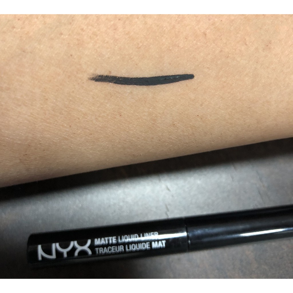 Kẻ mắt nước màu đen NYX Matte Liquid Liner