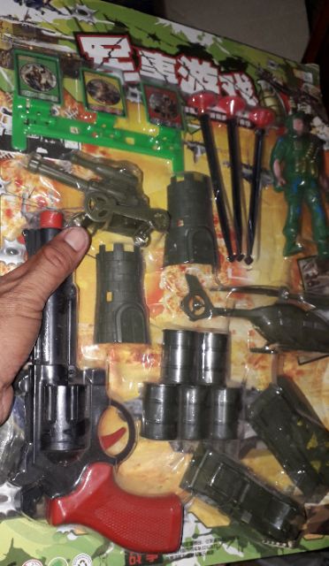 Sét mô hình lính và các phụ kiện đi kèm bằng nhựa