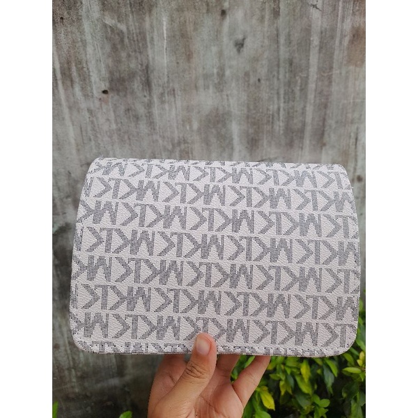 Túi xách túi đeo chéo hộp trắng đen