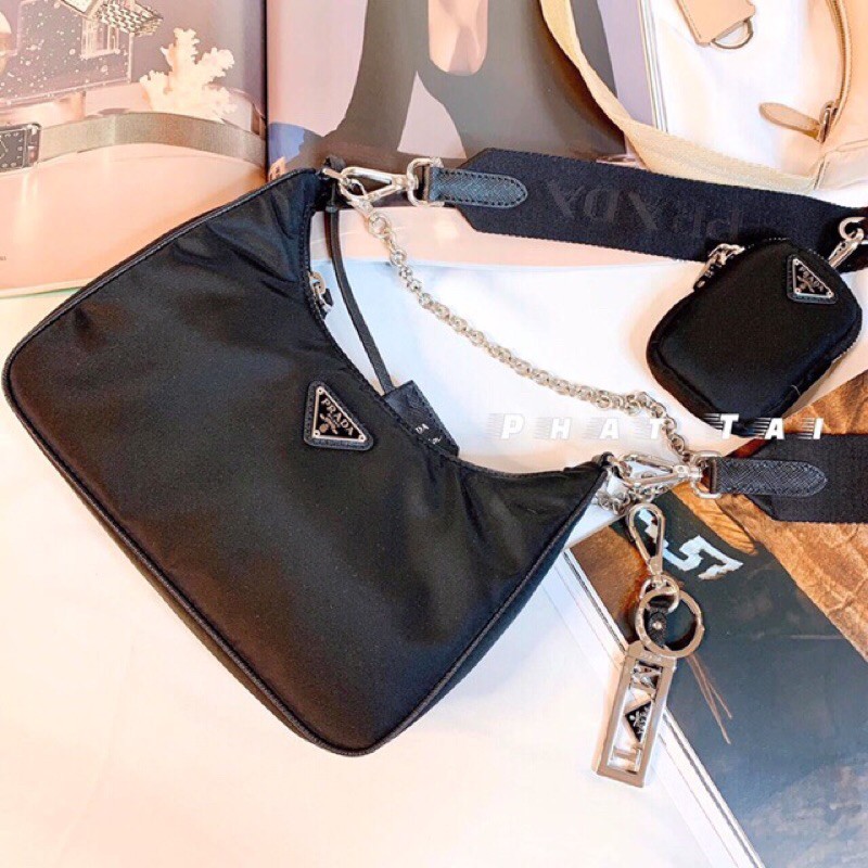 PRADA NGỌC TRINH_____❤️ 👉 Phải công nhận Ngọc Trinh đeo mẫu nào hot mẫu ấy ☺️ 👉 Kích thước : 22 cm