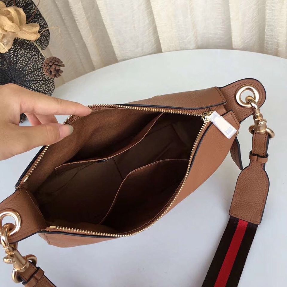 TÚI COACH THUYỀN HOBO JES code: F72702