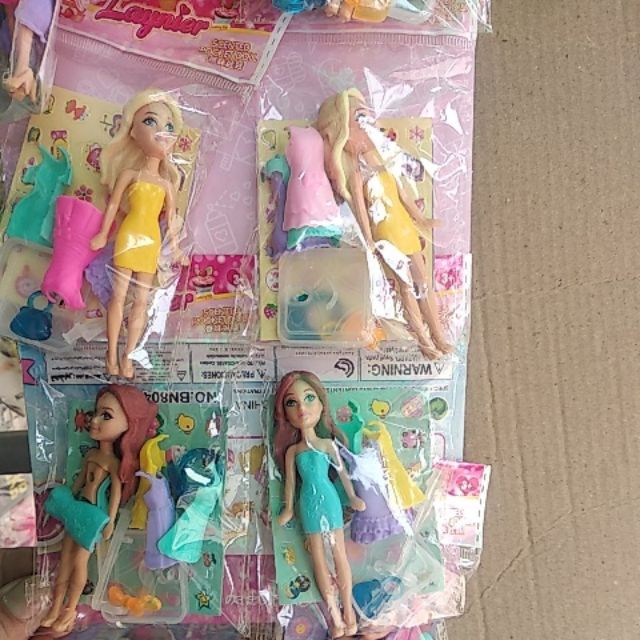 Búp bê nhỏ, thay áo