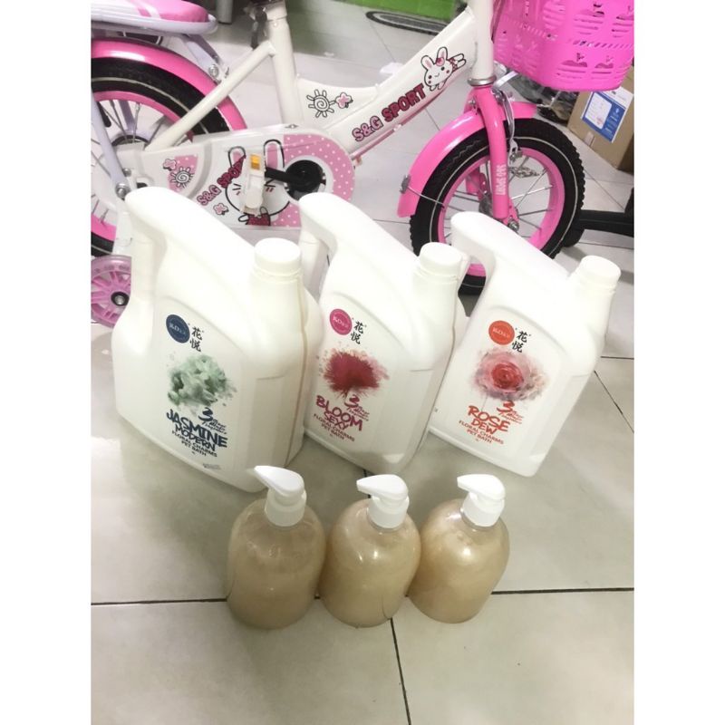 Sữa tắm cho chó mèo-SỮA TẮM DƯỠNG LÔNG JOYCE & DOLL- 500ml ( siêu thơm)