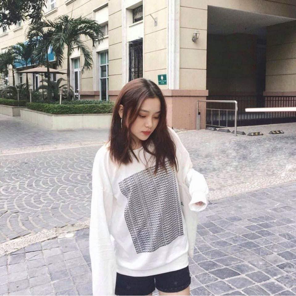 ÁO THUN XAOLONEKHONGCOGIVUICHUNGTAKHONGNENXAOLONE | BigBuy360 - bigbuy360.vn