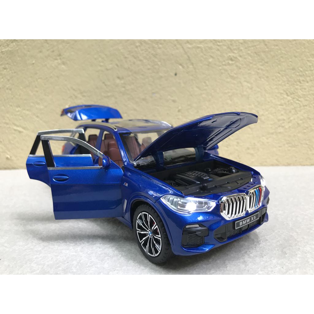 Mô hình xe BMW X5 xDrive40i 1:24